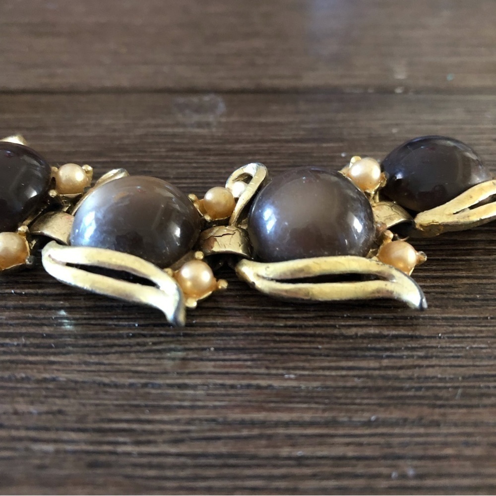 Vintage mid-century brown & gold metal bracelet TINY FLAW - Picture 2 of 5